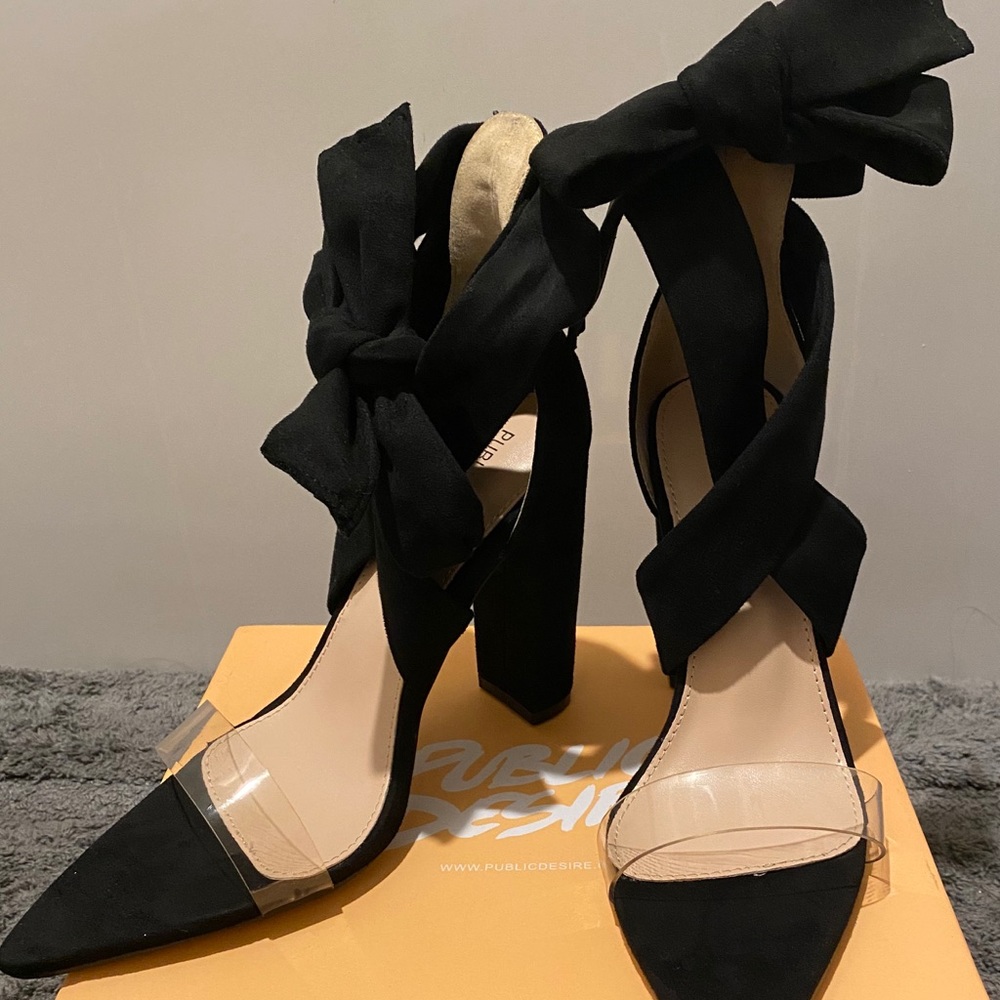 🚨Final Sale! 🚨 Black lace up heels